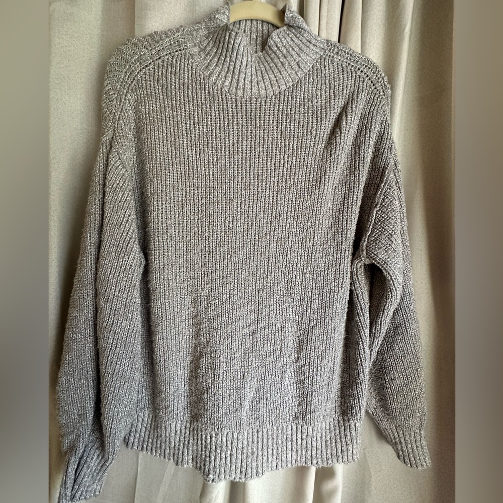 Aerie Women’s Textured Gray Crewneck Sweater